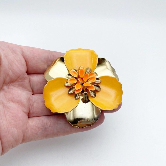 Vintage Orange Enamel Gold Tone Flower Brooch Dimensional Retro 50s 60s 2.5" - Picture 4 of 5
